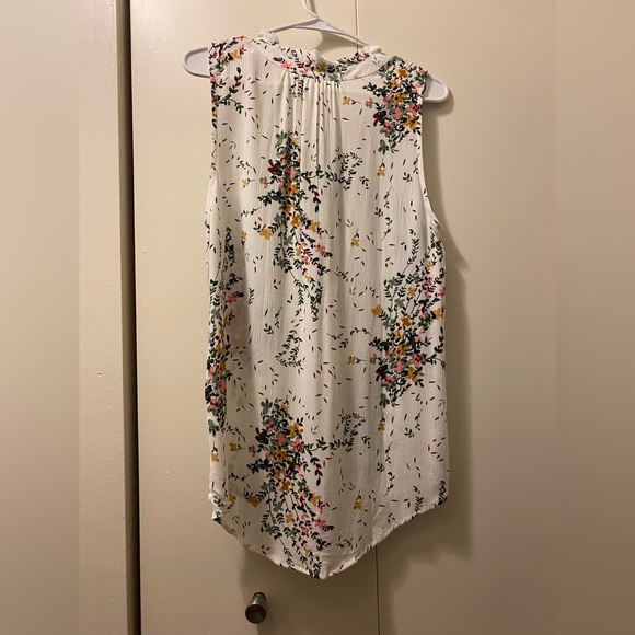 White Floral Sleeveless Top (multicolor) - Picture 10 of 13